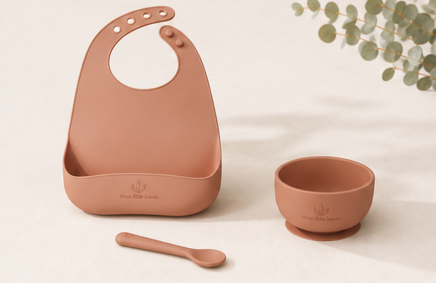 Silicone weaning set - plastic free, suitable for toddlers looking for a healthy way to start foods