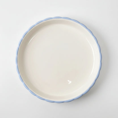 Porcelain Plate With Scalloped Silicone Sleeve