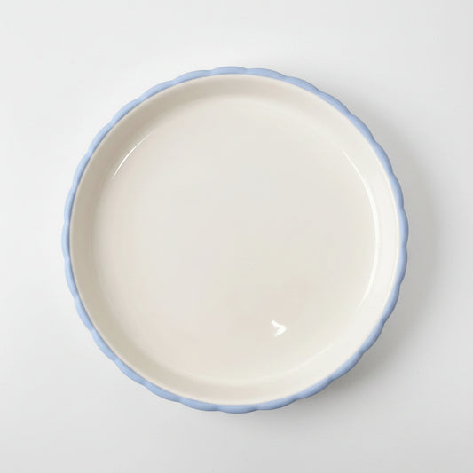 Porcelain Plate With Scalloped Silicone Sleeve